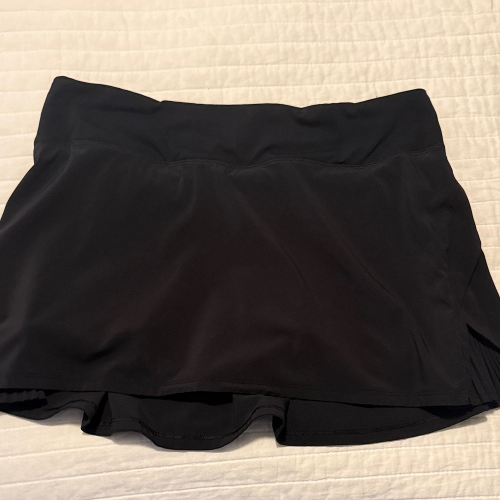 Lululemon tennis skirt, size 8